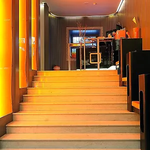 Orange 4*, Roma Italia